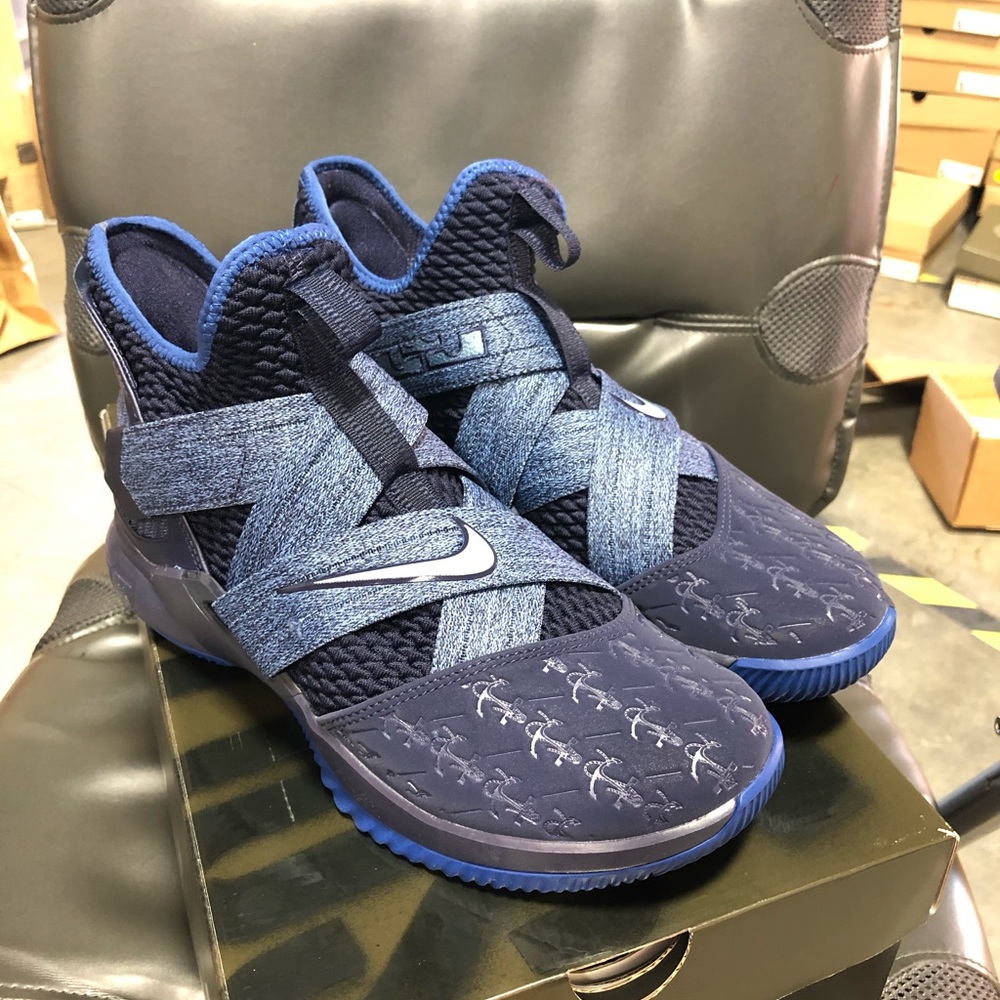 Nike LeBron XII